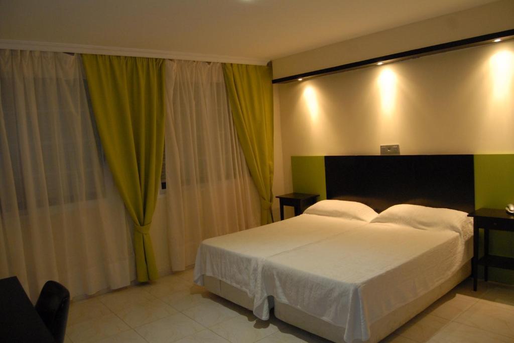 Hotel Miramar La Línea de la Concepción Esterno foto